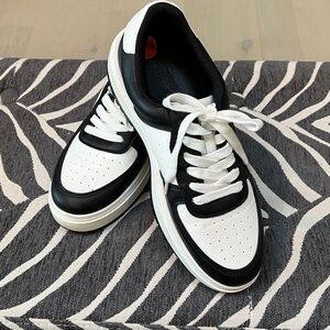 Black and White Sneakers…MADDEN Girl size 91/2.  Great condition